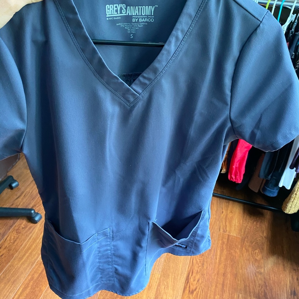 Greys anatomy scrub top